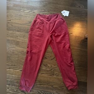 NWT Beyond Yoga Jogger pants size M